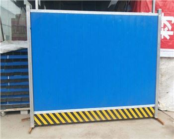 四川木踏板施工围挡 四川木踏板施工围挡